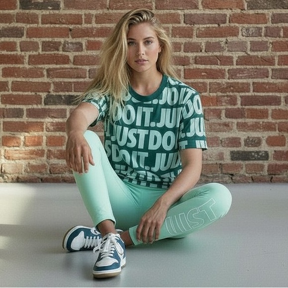 NWT NIKE JUST DO IT MATCHING SET WOMENS SIZE M TSHIRT LEGGINGS OUTFIT - Picture 2 of 8